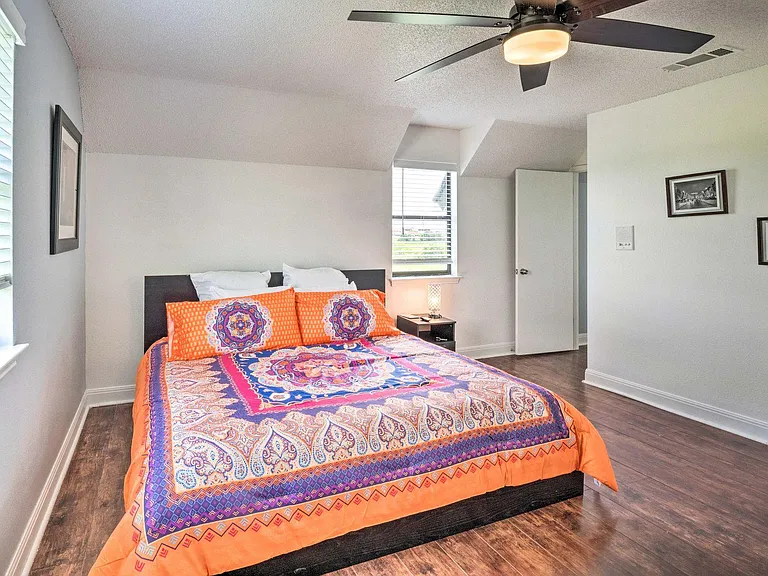 15805 Richards Dr — Photo 22