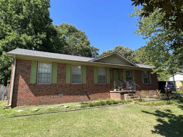 71 S Helms St, Lexington, TN 38351