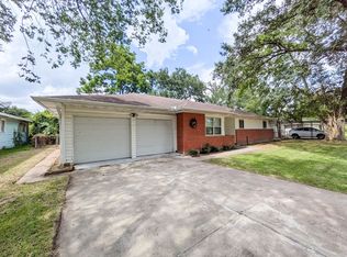 5040 Raleigh Dr, Beaumont, TX 77706