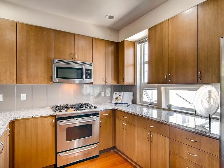 15209 NE 81st Way #105 — Photo 8