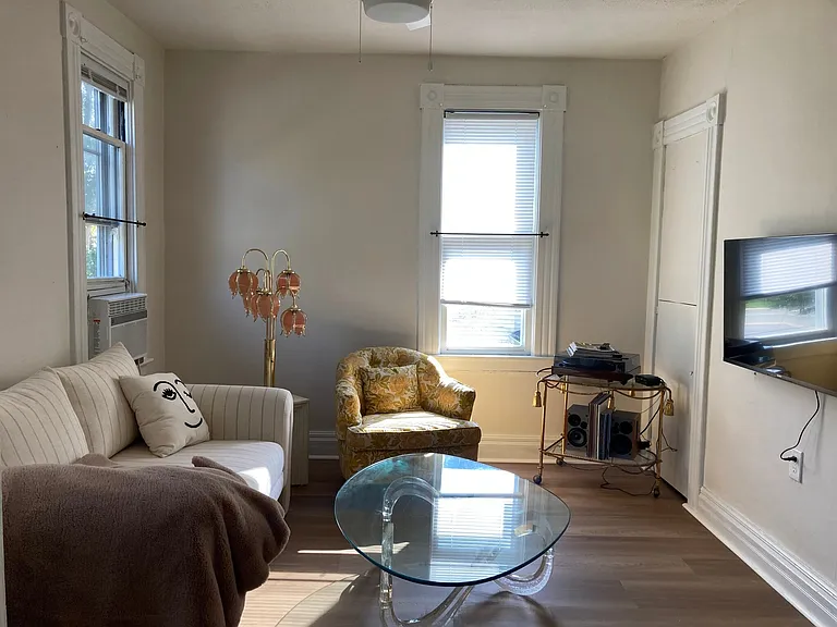 821 W Liberty St #2 — Photo 10