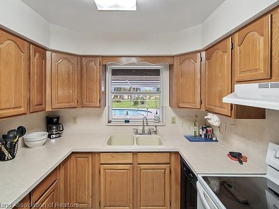 3rd image of 1242 Josephine Ct