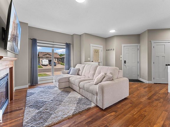 3rd image of 5911 Meadow Way