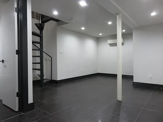 Rented by Rennit Inc. | media 24