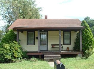 735 Lawn Dr NE, Christiansburg, VA 24073