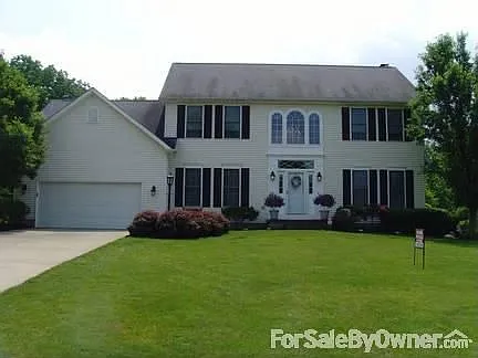 105 Westwind Dr NE photo 1