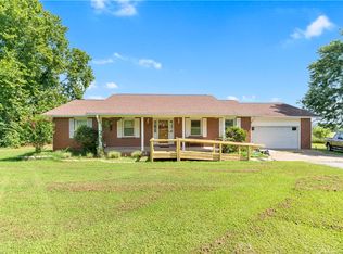 102 Jenkins Rd, Prairie Grove, AR 72753