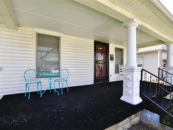 3rd image of 1211 Comer Ave