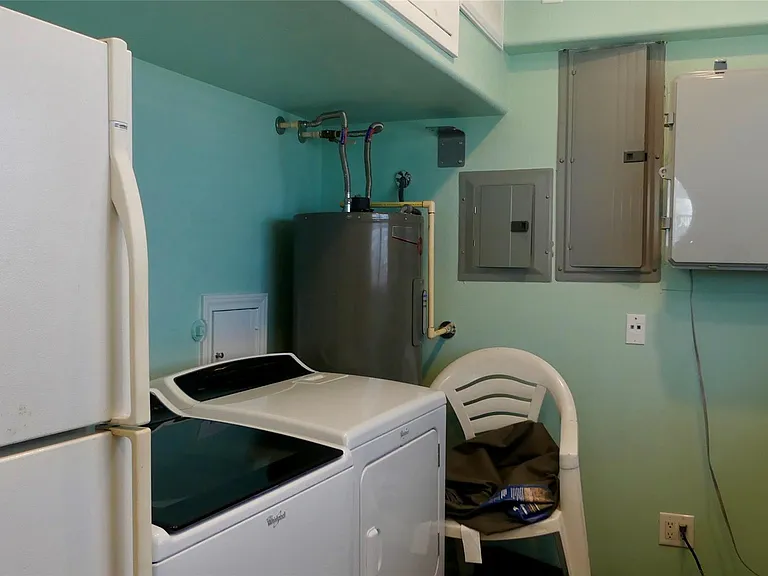 58 Lakeside Dr — Photo 24