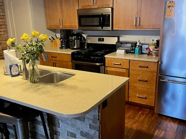 17 Washington St APT 2, Valparaiso, IN 46383