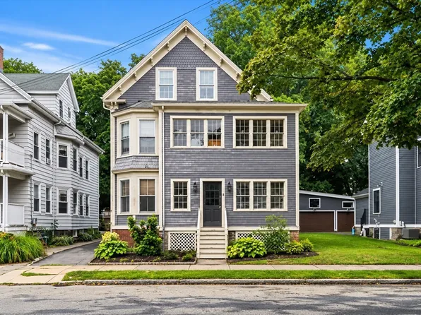 319 Lafayette St #1, Salem, MA 01970