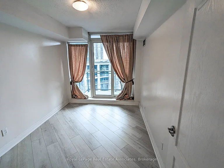 2121 Lake Shore Blvd W #509 — Photo 12