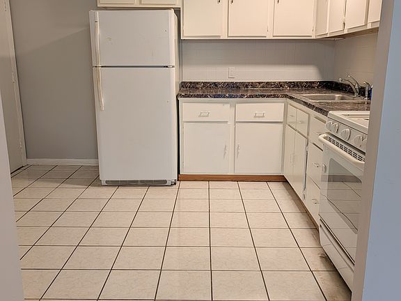 3rd image of 307 Pawtucket Blvd Unit 12