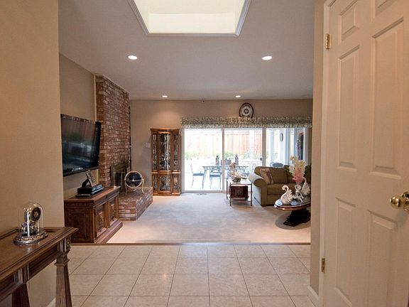 5th image of 1664 Hyde Ct