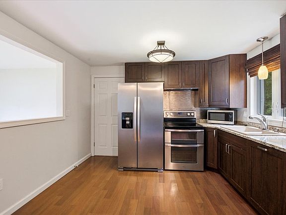 5th image of 38 Stanley Pl