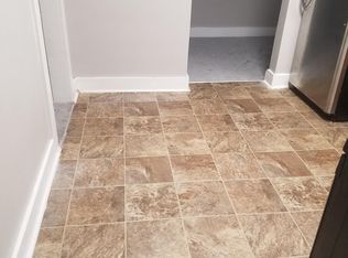 1216 Hutton St, Des Moines, IA 50316