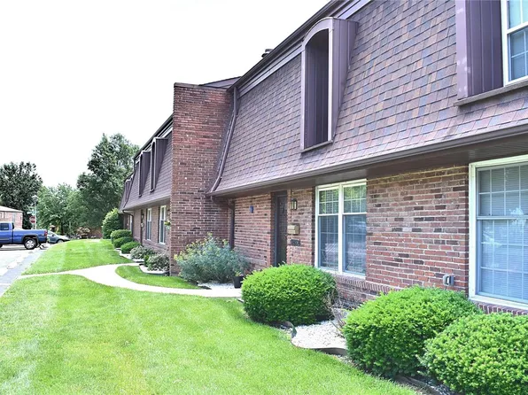 4285 Chateau De Ville Dr, Saint Louis, MO 63129