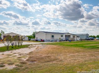 324 Stagecoach Hill Dr, Seguin, TX 78155