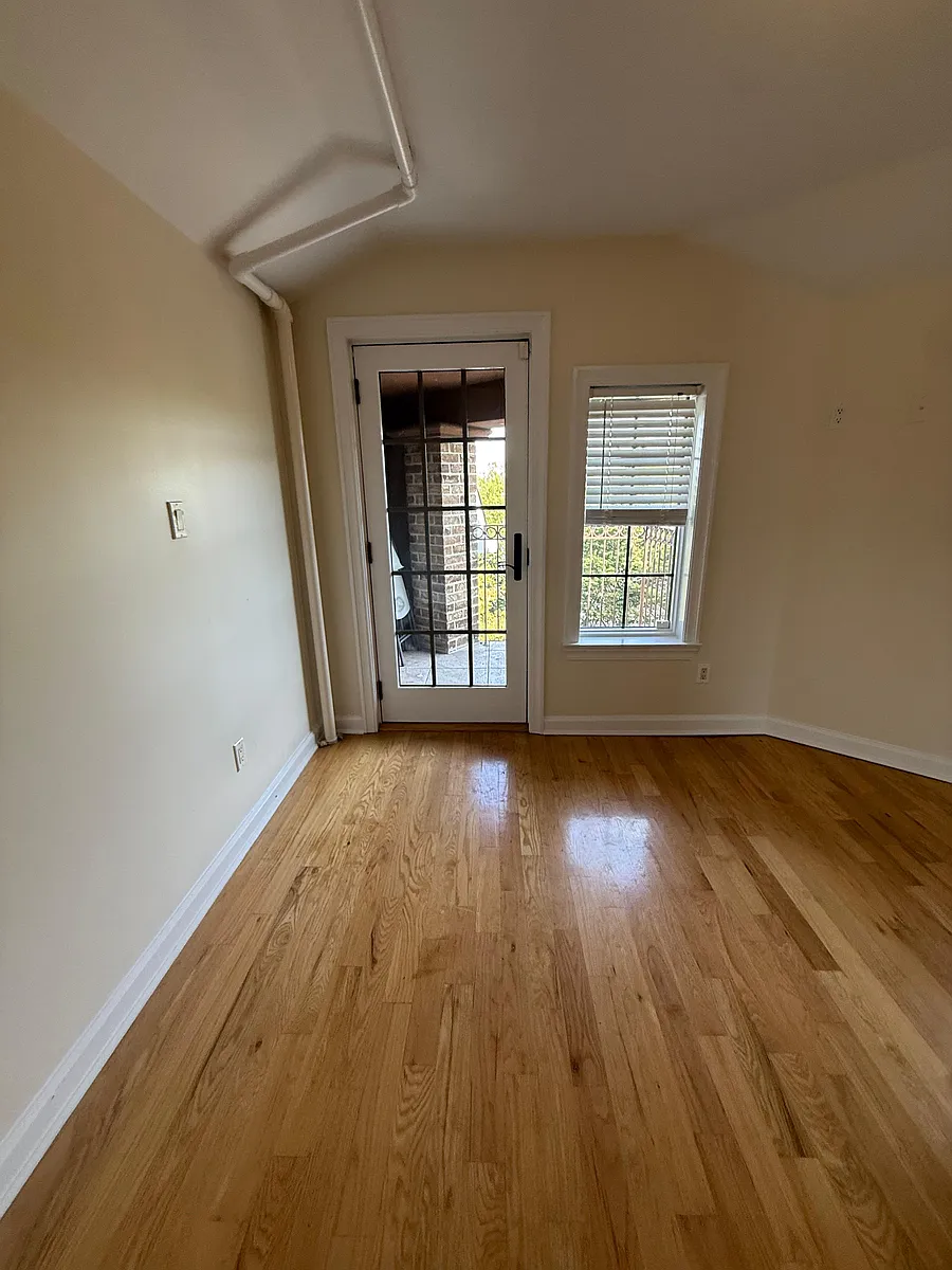Building Photo - 6510 Queens Midtown Expy #1