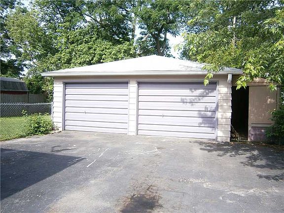 2nd image of 3432 N Cecil Ave