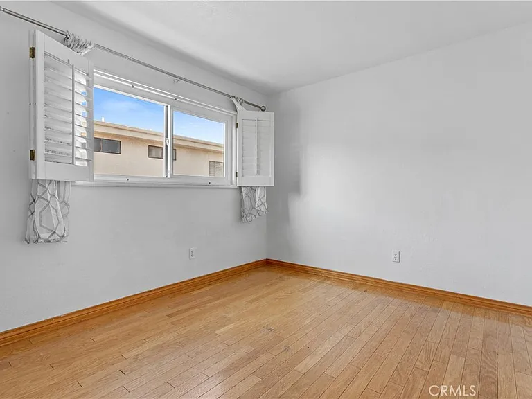 10201 Mason Ave — Photo 20