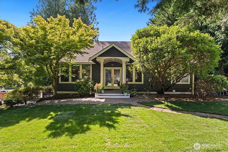 3rd image of 3324 Deer Island Drive E