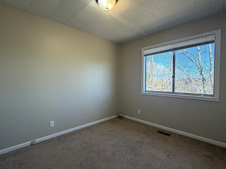 752 Anderson St — Photo 12