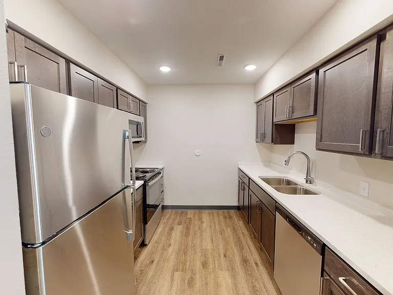 210 S Hyland Ave — Photo 4