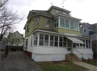 19 Hiawatha St, Springfield, MA 01108