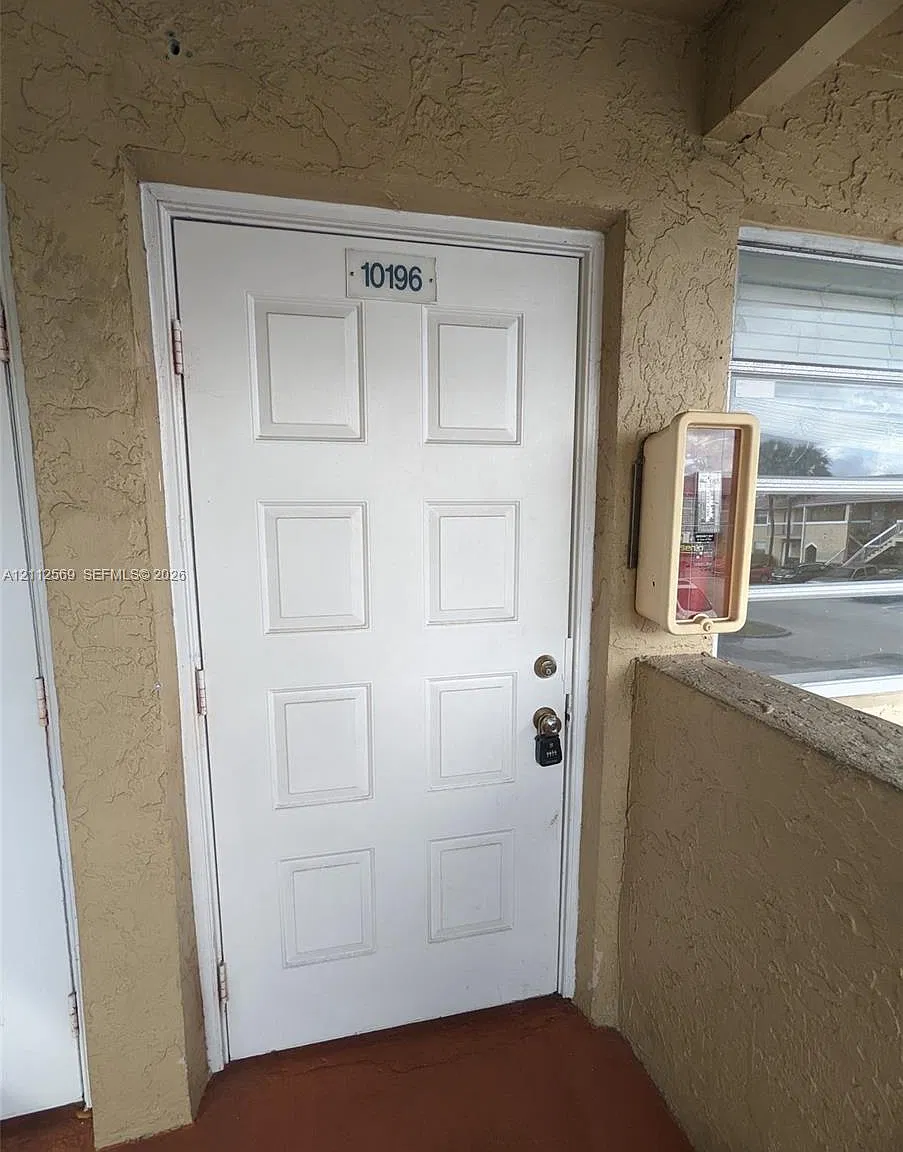 Lakewood Village Of Coral — Photo 4