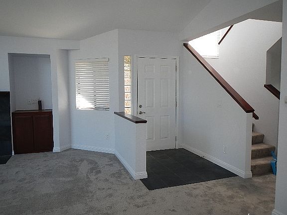 4th image of 166 Las Flores Dr APT A