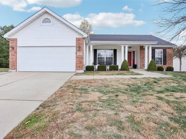 2209 Arnold Palmer Dr, Belleville, IL 62220