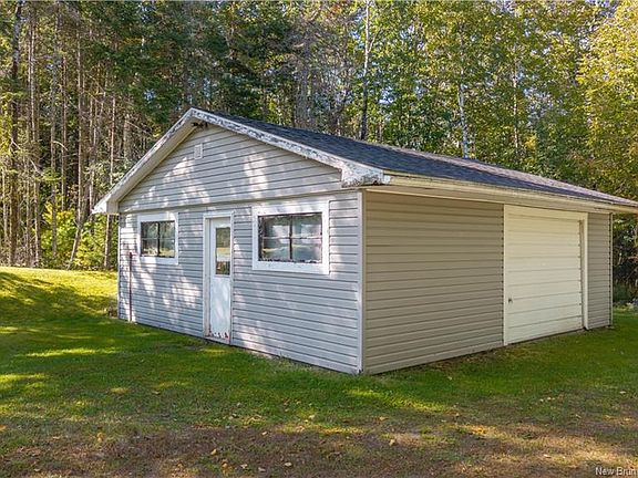 3rd image of 499 Ledge Rd