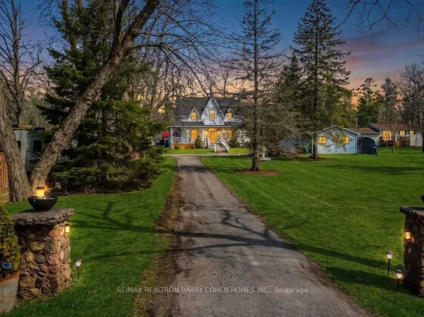 8 Lakeshore Rd E, Oro Medonte, ON L0L 2E0
