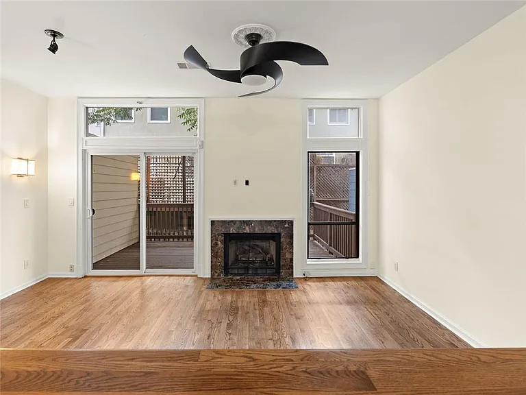 206 6th St NE #206 — Photo 7
