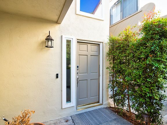 4th image of 2853 Park Vista Ct