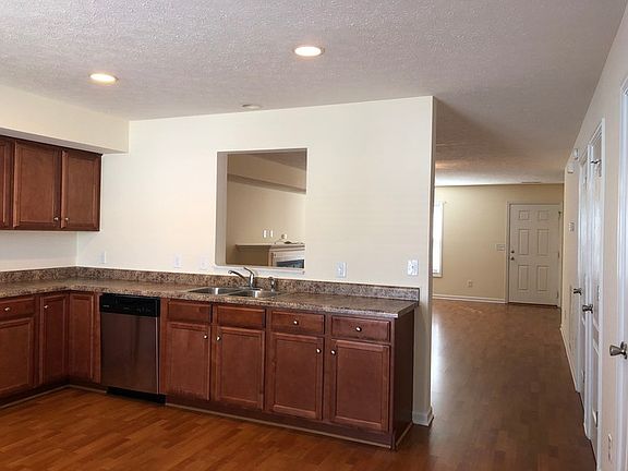 4th image of 609 Capstone Dr