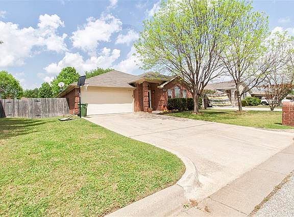 2nd image of 2709 Kempton Dr
