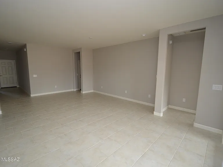 12175 E Metz Dr — Photo 6