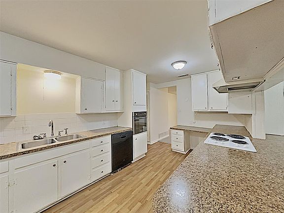 4th image of 8436 Hanon Dr
