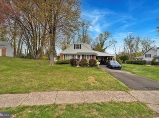 240 Cowbell Rd, Willow Grove, PA 19090