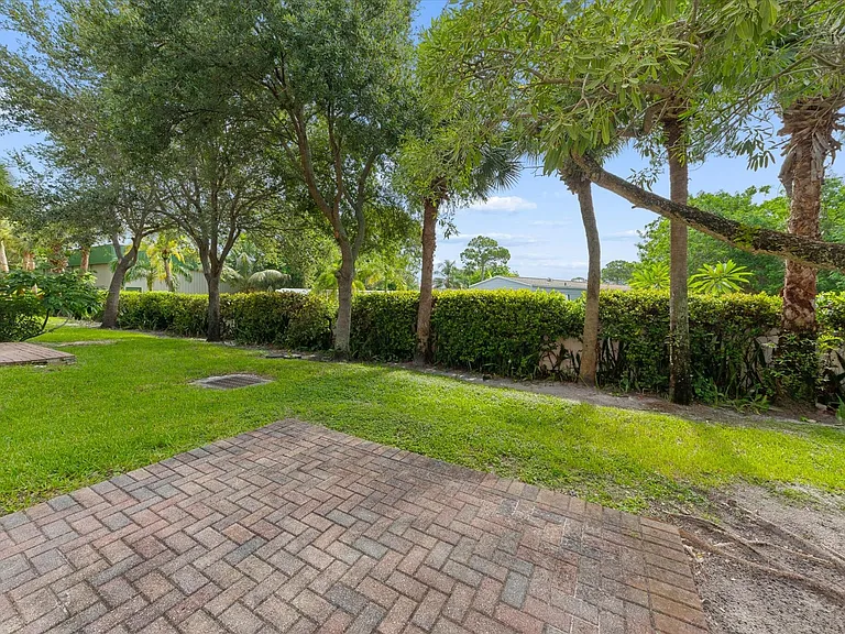 402 Seminole Palms Dr #402 — Photo 32