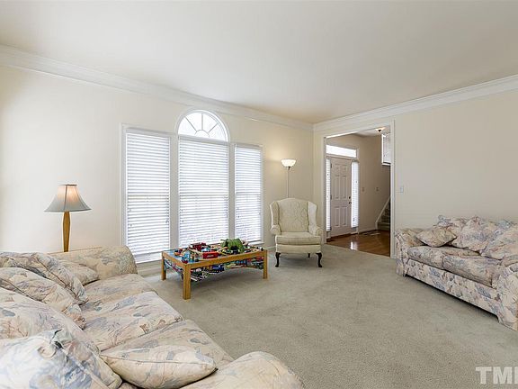 4th image of 4415 Sun Valley Dr