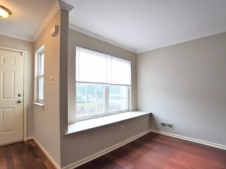 2607 Virginia Ln — Photo 4