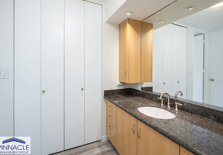 400 Hobron Ln #1215 — Photo 13
