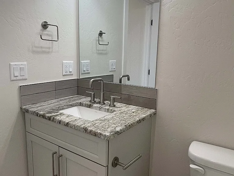 403 Alabama St #B — Photo 22