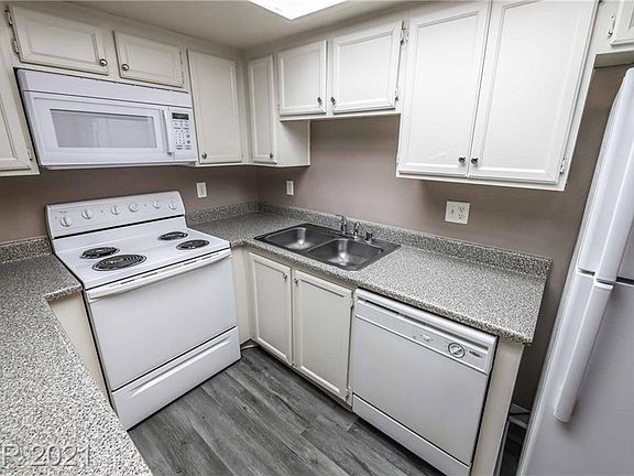 4th image of 409 E Merlayne Dr #118