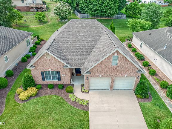 2nd image of 1023 Waterbrooke Ln