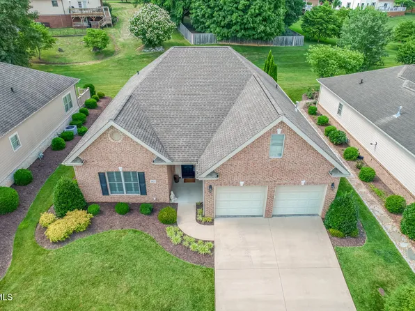 1023 Waterbrooke Ln, Johnson City, TN 37601
