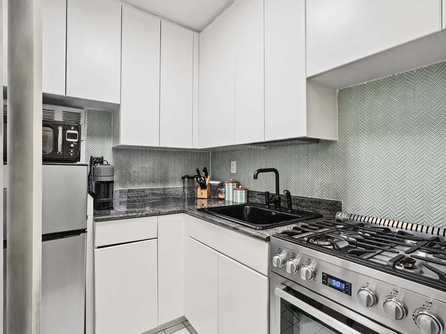 55 East 9th Street — Photo 3